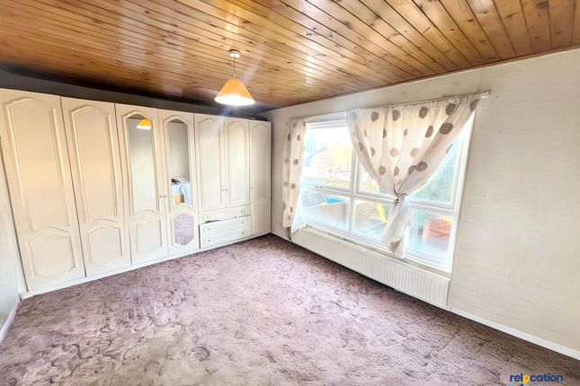 8 Maynard Court, Waltham Abbey photo 5
