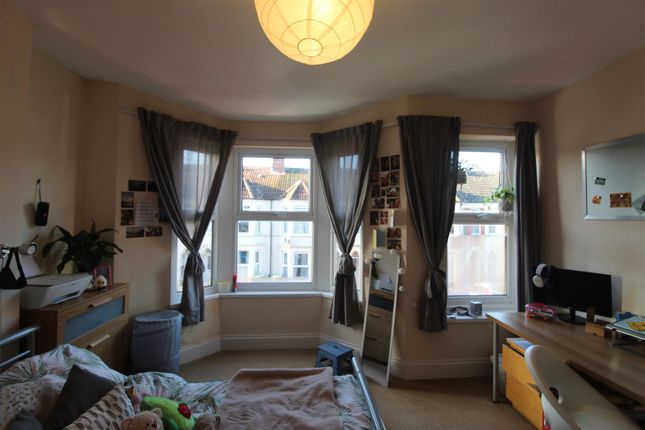 Tewkesbury Place, Cardiff photo 4