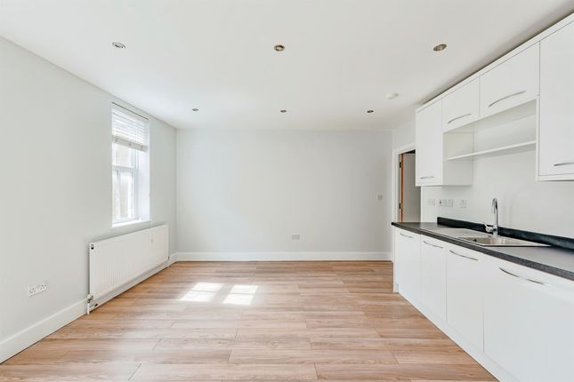 Flat for sale in Marketfield Road, Redhill