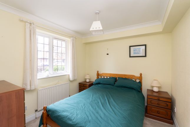 Flat for sale in Middle Green, Brockham, Betchworth