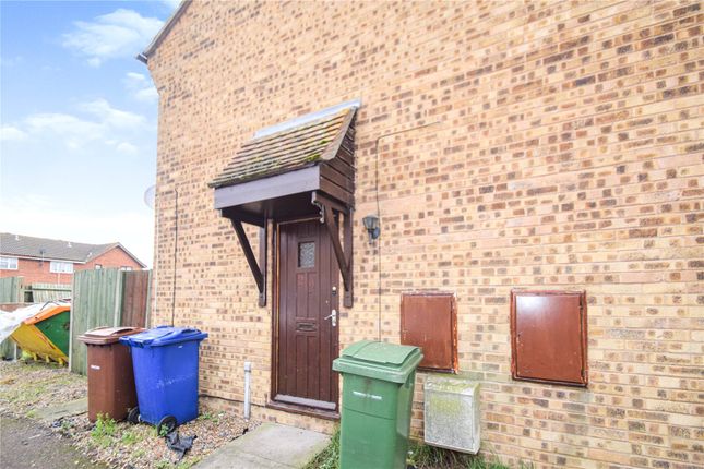 Thumbnail Flat to rent in Shelley Place, Tilbury