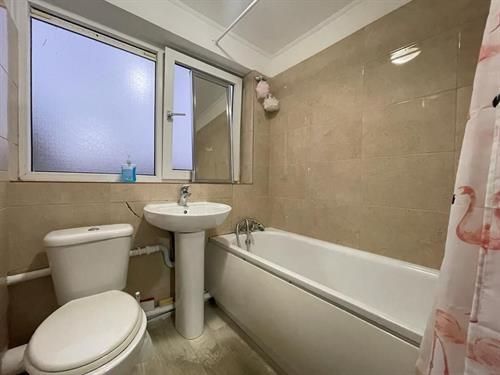 Room 5, 6 Ivy Road, London photo 4