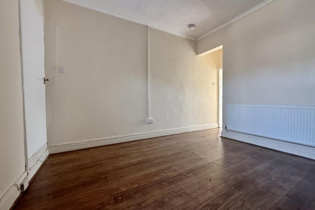 35, Stubbs Gate, Newcastle photo 2