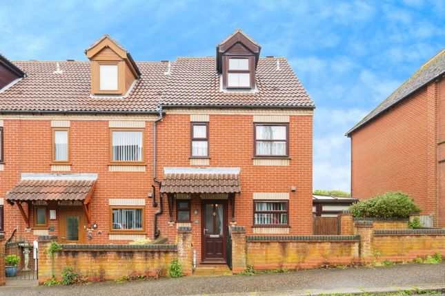 Thumbnail End terrace house for sale in Central Road, Cromer