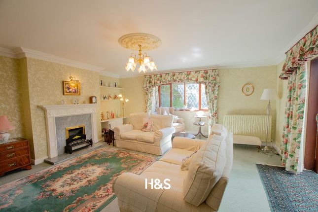 7, Wootton Green Lane, Balsall Common Coventry photo 4