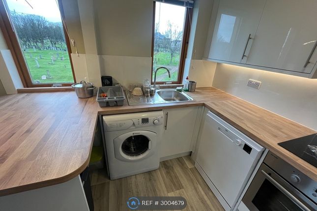 Flat, St Clair Place, Edinburgh photo 4