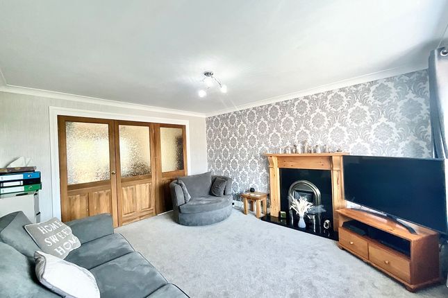 2, Graffam Grove, Cheadle, ST10 photo 3