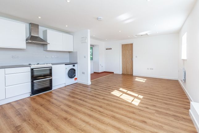Thumbnail Flat to rent in Little Chesterton, Bicester