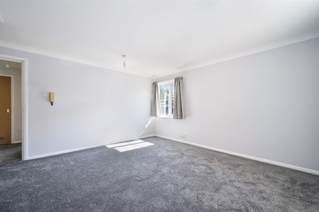 29, Firle Court, Epsom photo 5