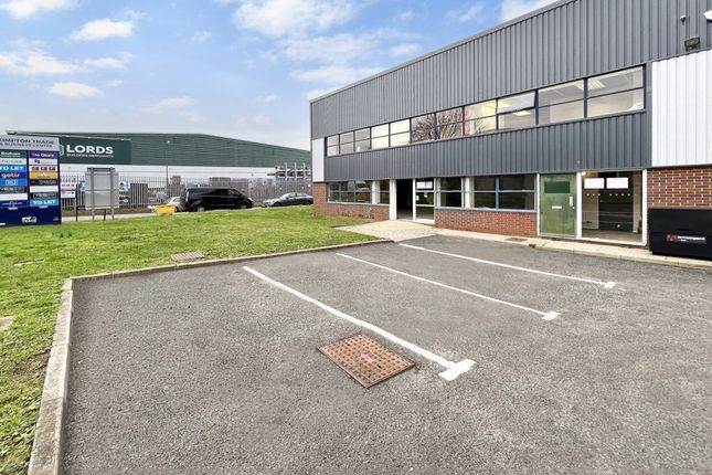 Thumbnail Industrial to let in Kimpton Trade &amp; Business Centre, Unit 1, Minden Road, Sutton, Surrey