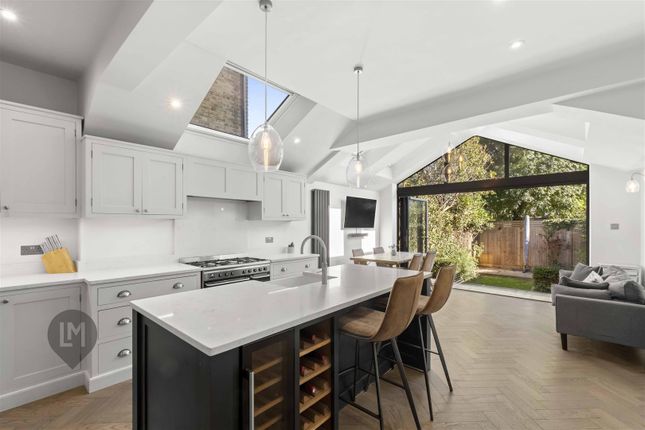 46, Wolseley Ave, London photo 4