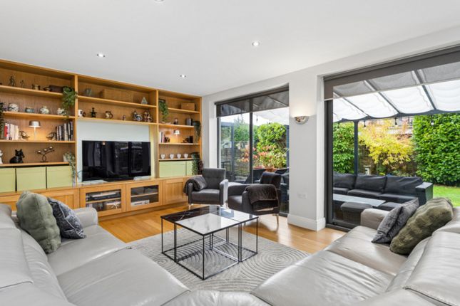 Beechwood Avenue, Little Chalfont photo 4