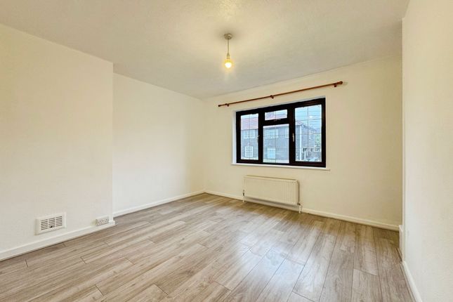25 Fortescue Road, Edgware photo 4