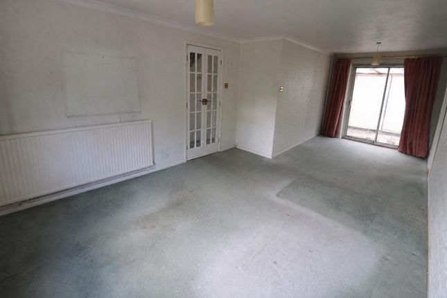 6, Loxwood Close, Orpington photo 3