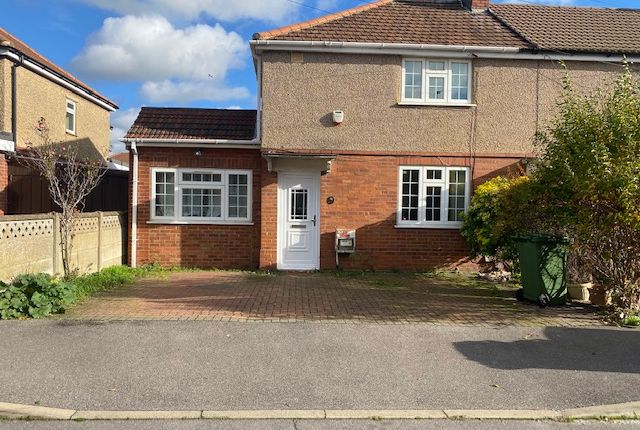 Thumbnail End terrace house to rent in Lydford Avenue, Slough