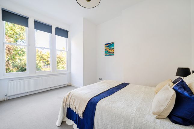 Flat 2, 20, Holmbush Road, London photo 4