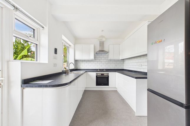 2, Fielding Avenue, Twickenham photo 4