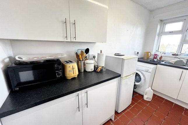 96 Rosemary Close, Coventry photo 4
