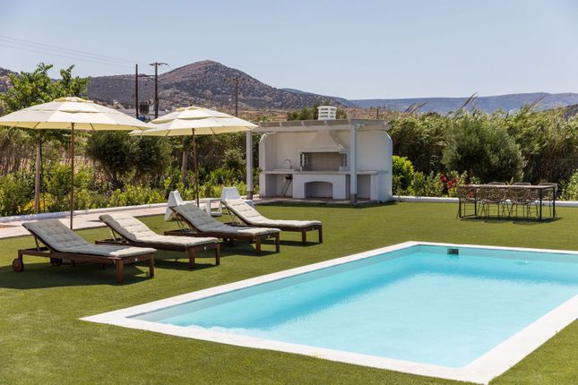 Villa for sale in Filoti 843 02, Greece