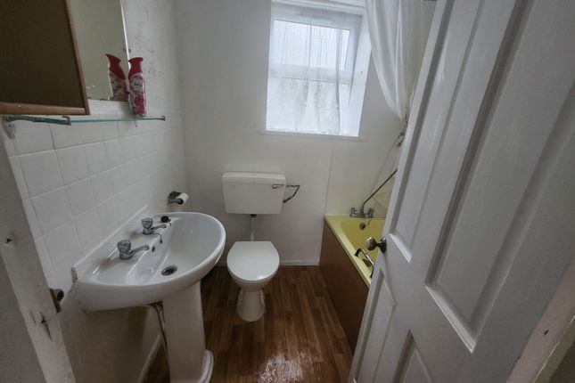 Mansfield Road, Ilford photo 5
