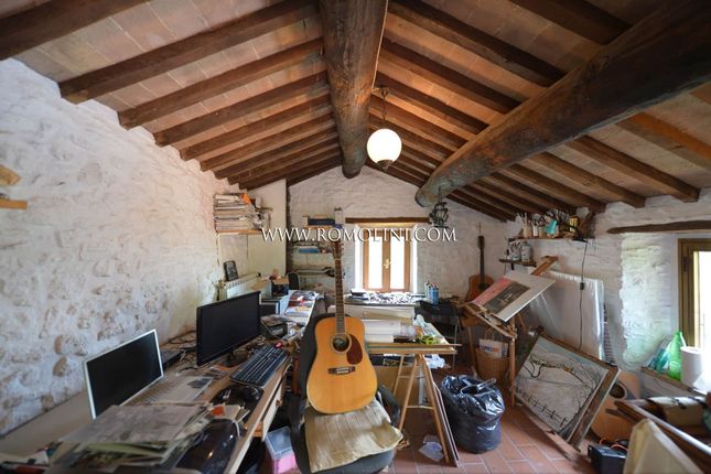 Town house for sale in Caprese Michelangelo, Tuscany, Italy