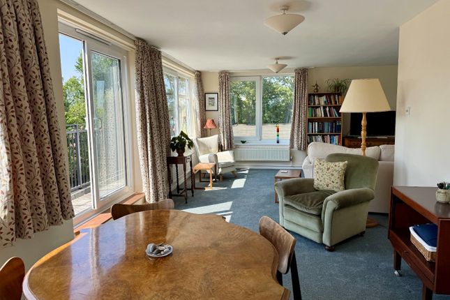 The Penthouse, 10, King Charles Court, Walmer photo 4
