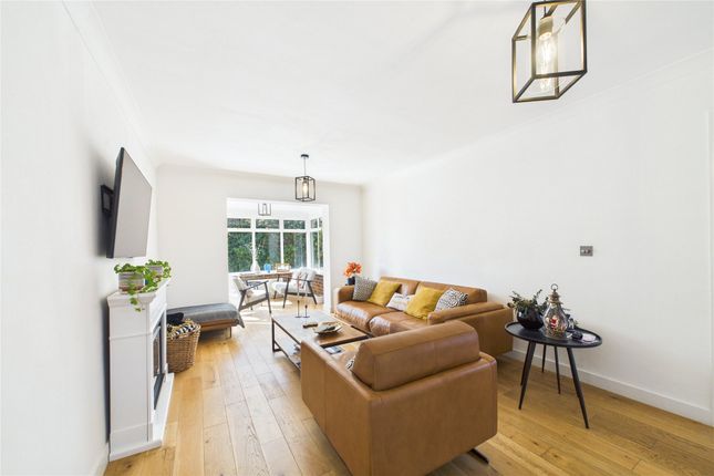 69, Ray Lea Road, Maidenhead photo 4