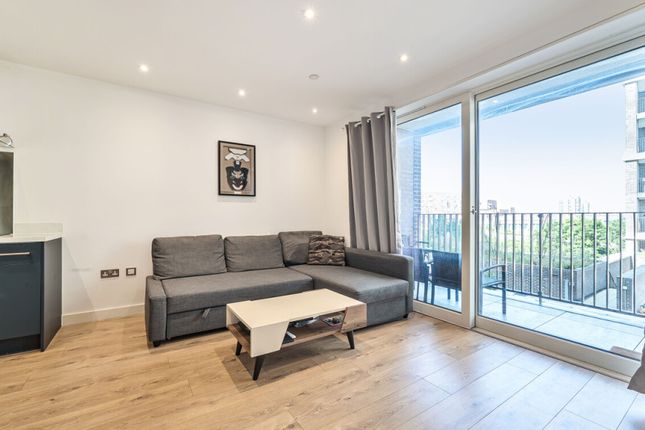 6 Halewood Way, Rainham photo 4