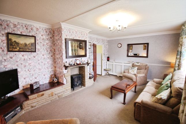 9, Gloucester Grove, Wakefield photo 4
