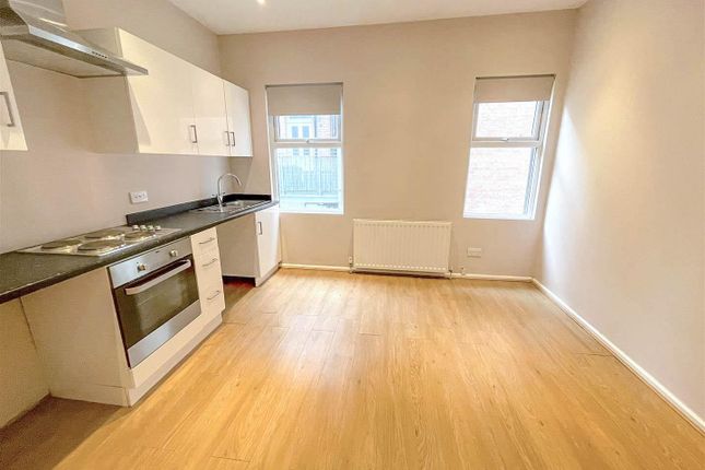 Mount Liell Court East, 8, The Leas, Westcliff-On-Sea photo 4