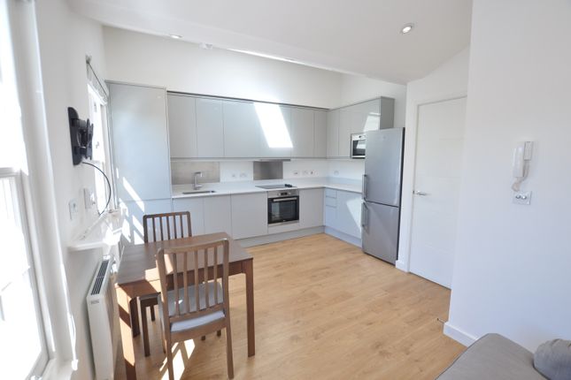 Thumbnail Flat to rent in Flat D, 114 Prince Of Wales Road, London