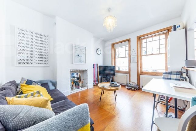 2-bed flat on Glebe Road, London, £2,275/mo