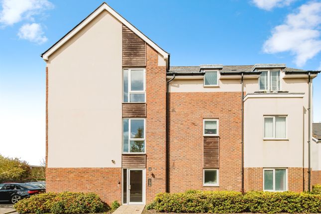 Flat for sale in Amber Close, Shoreham-By-Sea