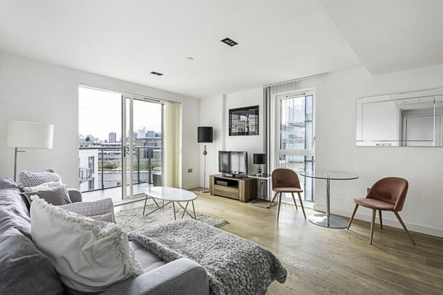 Flat to rent in Avantgarde Tower, Avantgarde Place, Shoreditch