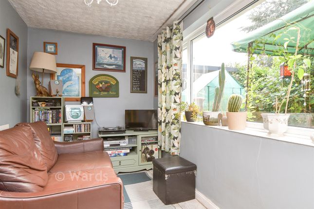 64, Maple Road, Dartford photo 3
