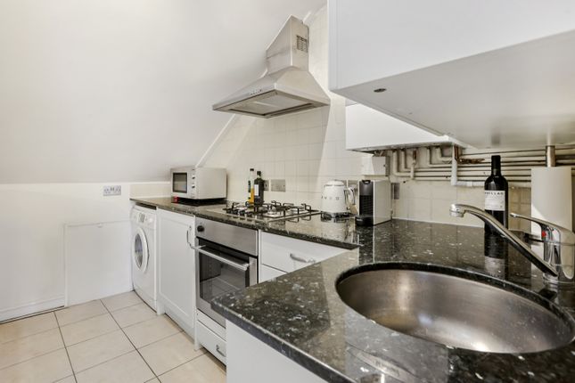 Top Floor Flat, 15, Tetcott Road, Chelsea photo 4