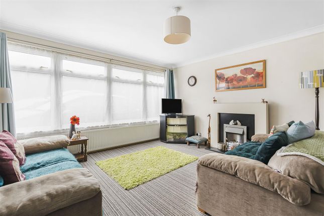 40, Churchill Crescent, Reading photo 4