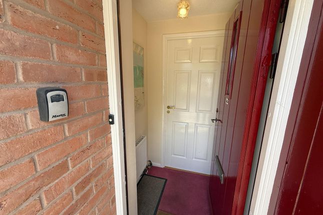 12, Wallis Close, Leicester photo 3