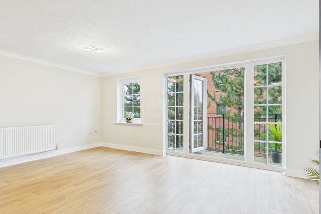 Apt 15, Priestley Court Elphins Drive, Warrington photo 3