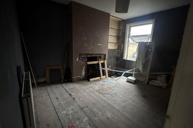 Blackburn Road, DARWEN photo 4