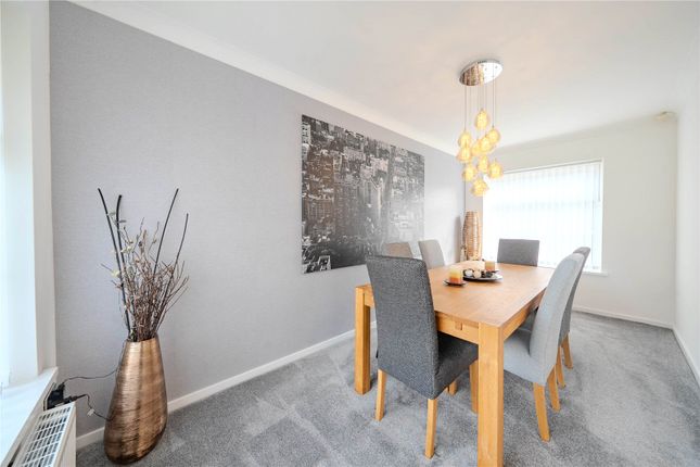 2, Kirklees Garth, Pudsey photo 4