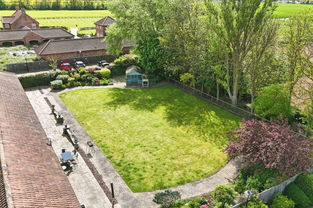 The Long Barn, Enholmes Lane, Hull photo 2