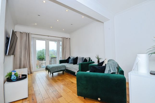 32, Belswains Lane, Hemel Hempstead photo 4