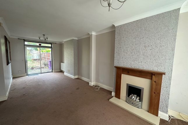 22, Cedar Grove, Wolverhampton photo 4