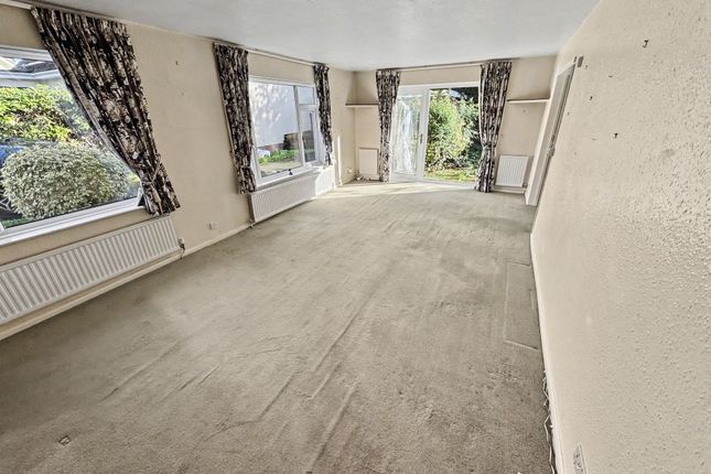 6 Lower Close, Tiverton photo 2