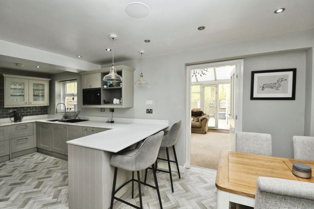59, Fox Covert, South Hykeham, Lincoln photo 3