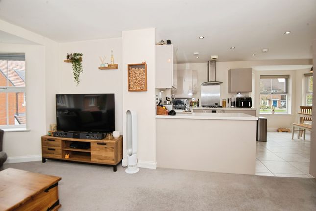 43, Goodearl Place, Princes Risborough photo 4