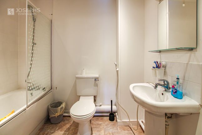 418, Marsden Road, Bolton photo 5
