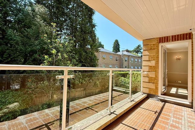 Flat 9, Grove Park 3 Wilderton Road West, Branksome Park photo 4