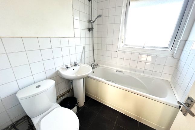24 Ashling House,, Chidham Walk, Havant photo 5